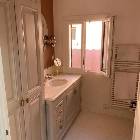 3 Centre Tropez Avec Parking Apartment *